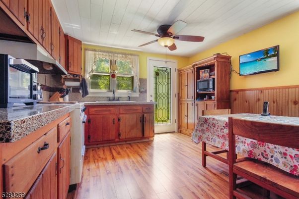 Interior, Kitchen, Wood Texture Flooring