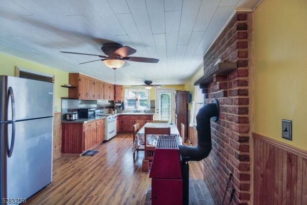Interior, Kitchen, Stone Walls, Wood Texture Flooring