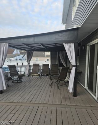 Exterior, Wood Texture Flooring