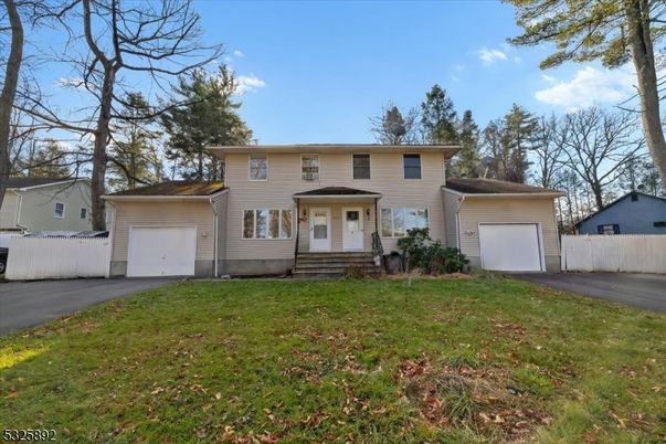 Attached, Backyard, Exterior, Facade, Split Level