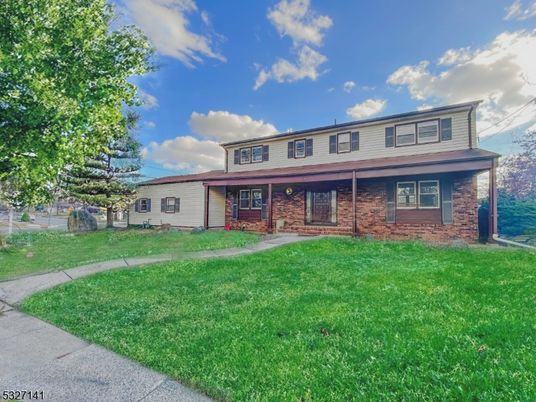 Exterior, Facade, Brick Facade, Split Level