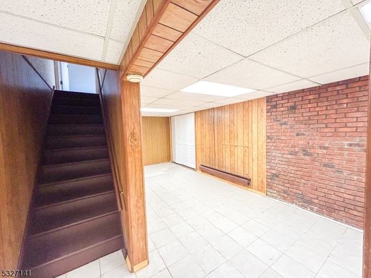 Empty room, Interior, Recessed Lighting, Stone Walls