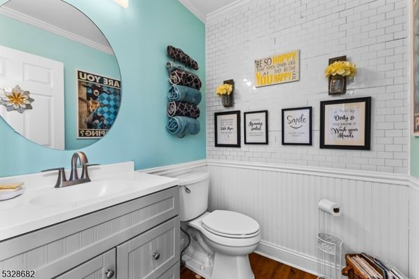 Bathroom, Interior, Stone Walls, Wood Texture Flooring