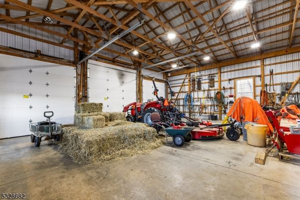 Fitness Equipment, Garage, Interior, Wooden Beams
