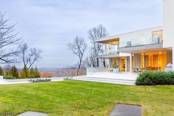 Backyard, Exterior, Facade, Modern