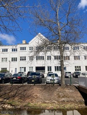 Exterior, Facade, Condo Building