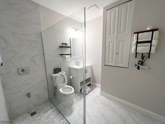 Bathroom, Interior, Marble, Marble Walls