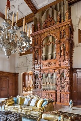 Chandelier, Interior, Living room