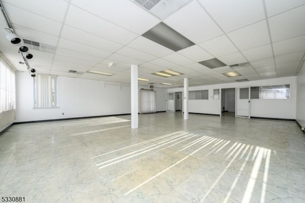 Empty room, Interior, Marble, Recessed Lighting