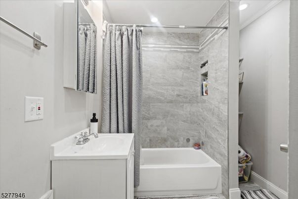 Bathroom, Interior, Marble Walls, Recessed Lighting