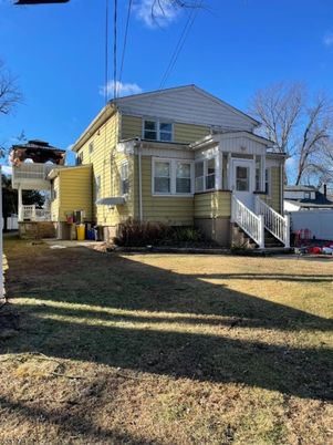 Backyard, Exterior, Facade, Cape Cod