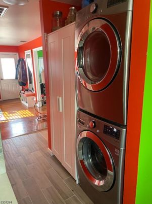 Interior, Utility Closets, Washer, Wood Texture Flooring