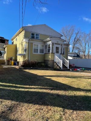 Backyard, Exterior, Facade, Cape Cod