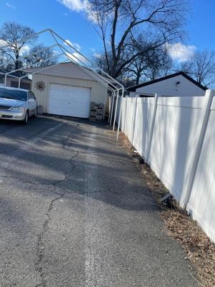 Detached Garage, Exterior