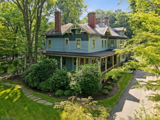 Exterior, Facade, Queen Anne Victorian