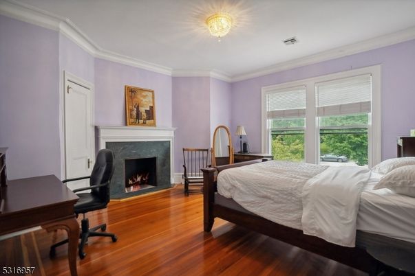 Bedroom, Fireplace, Interior, Wood Texture Flooring