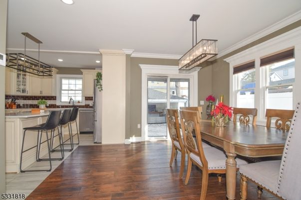 Chandelier, Dining room, Interior, Kitchen, Pendant Lights, Recessed Lighting, Wood Texture Flooring