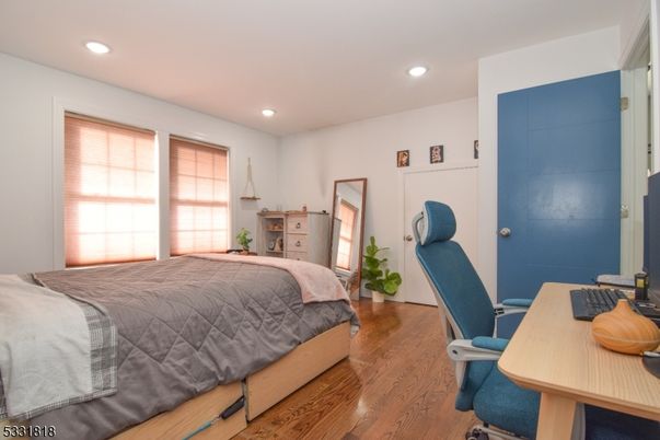 Bedroom, Home Office, Interior, Recessed Lighting, Wood Texture Flooring