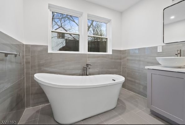 Bathroom, Free Standing Baths, Interior, Recessed Lighting