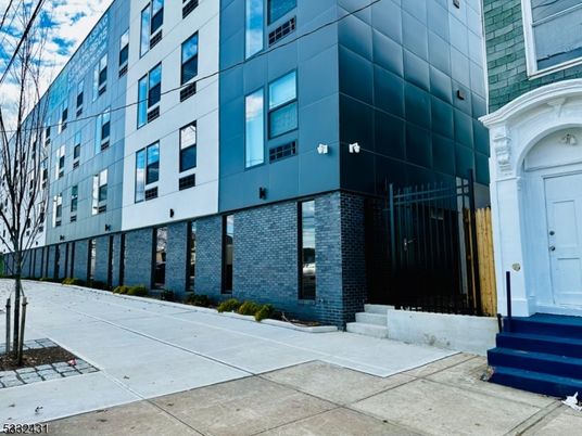 Exterior, Facade, Highrise