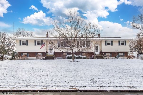 Attached, Exterior, Facade, Brick Facade, Raised Ranch