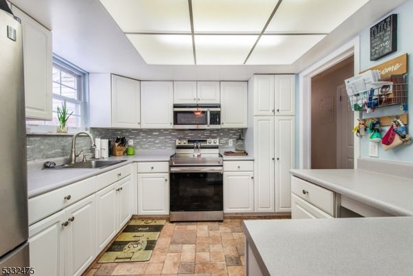 Interior, Kitchen, Stainless Steel Appliances