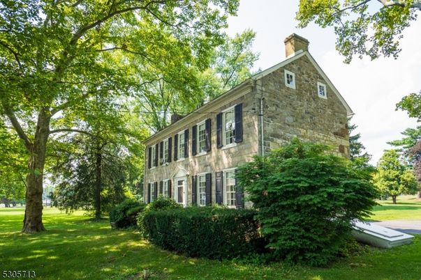 Backyard, Exterior, Facade, Georgian