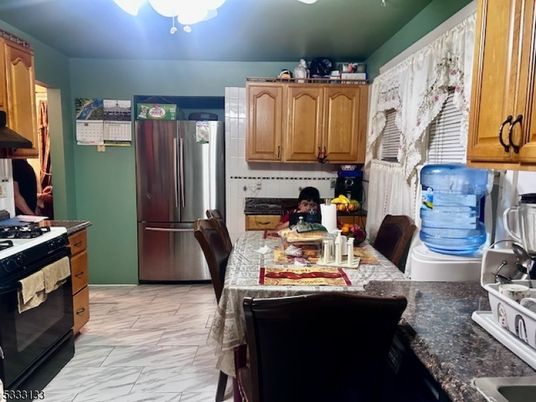 Dining room, Interior, Kitchen, Marble, Stainless Steel Appliances