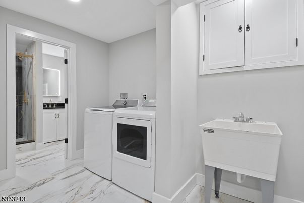 Interior, Marble, Recessed Lighting, Washer