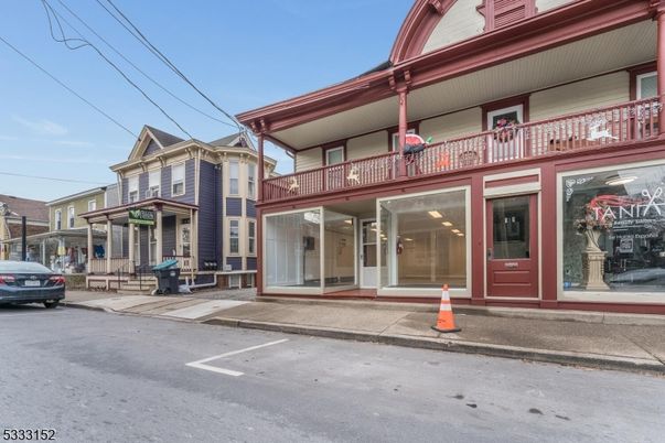 Exterior, Facade, Queen Anne Victorian
