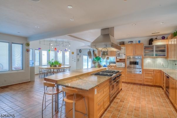 Dining room, Interior, Kitchen, Pendant Lights, Recessed Lighting, Stainless Steel Appliances