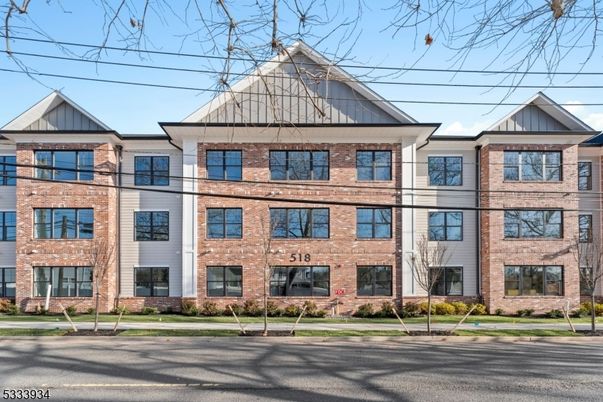 Exterior, Facade, Brick Facade, Rowhouse
