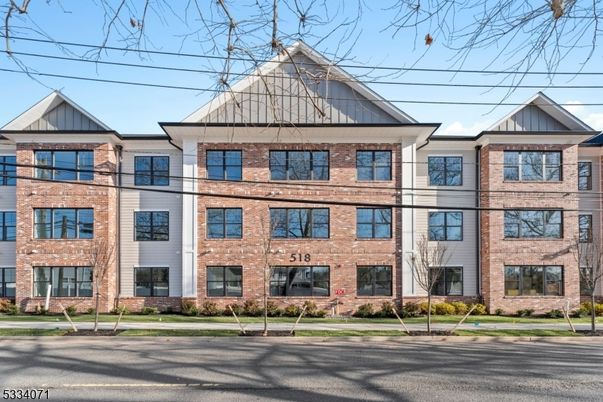 Exterior, Facade, Brick Facade, Rowhouse