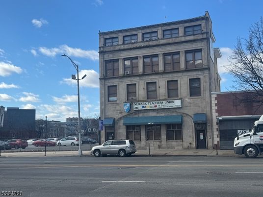 Exterior, Facade, Chicago School