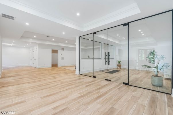 Interior, Recessed Lighting, Wood Texture Flooring