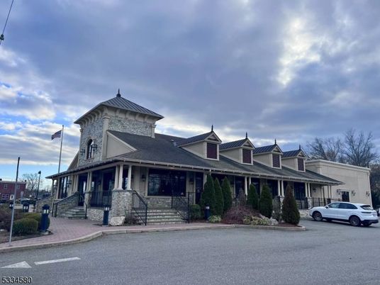 Exterior, Facade, Queen Anne Victorian