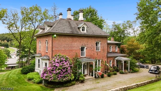 Backyard, Exterior, Facade, Brick Facade, Georgian