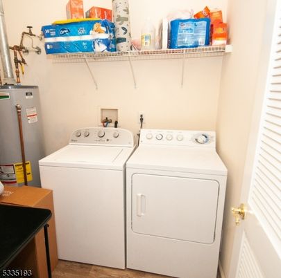 Interior, Utility Closets, Washer, Wood Texture Flooring