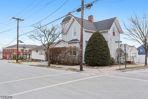 Detached Garage, Exterior
