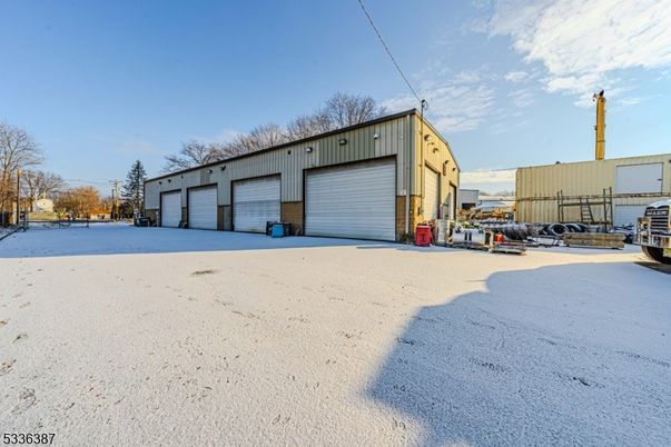 Detached Garage, Exterior