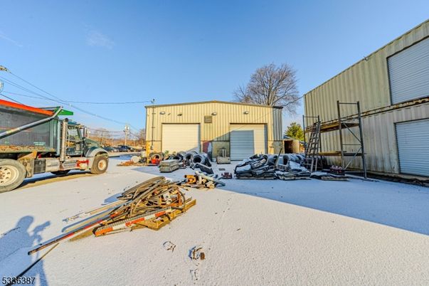 Detached Garage, Exterior