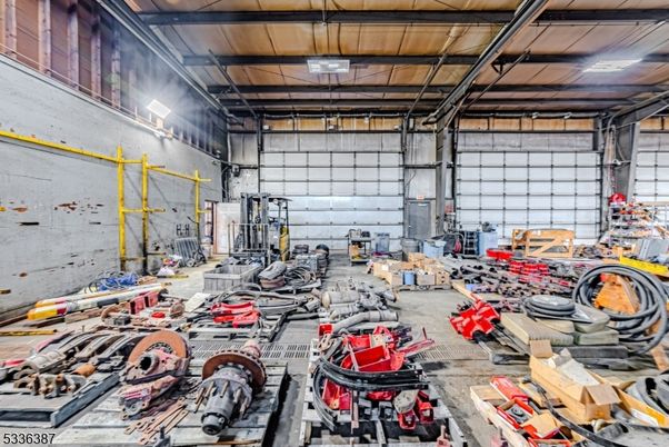 Garage, Interior