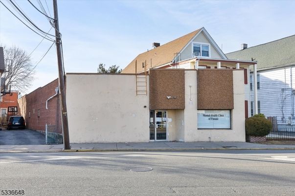 Exterior, Facade, None
