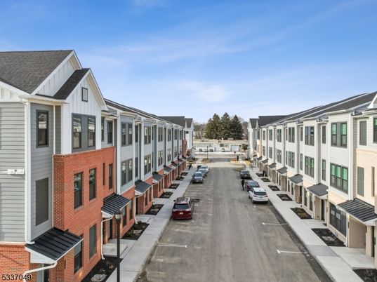 Exterior, Facade, Brick Facade, Rowhouse