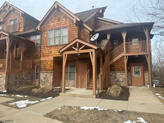 Exterior, Facade, American Craftsman