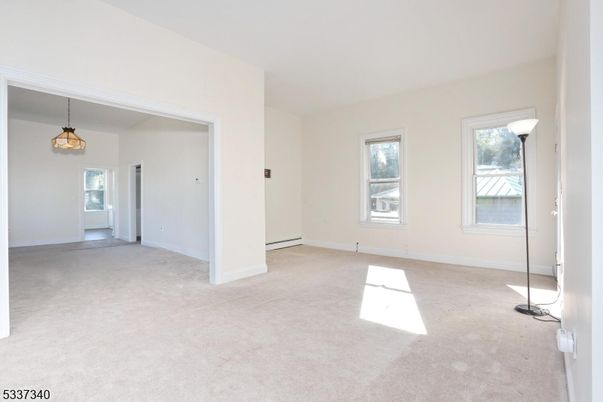 Empty room, Interior, Pendant Lights