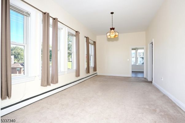 Empty room, Interior, Pendant Lights