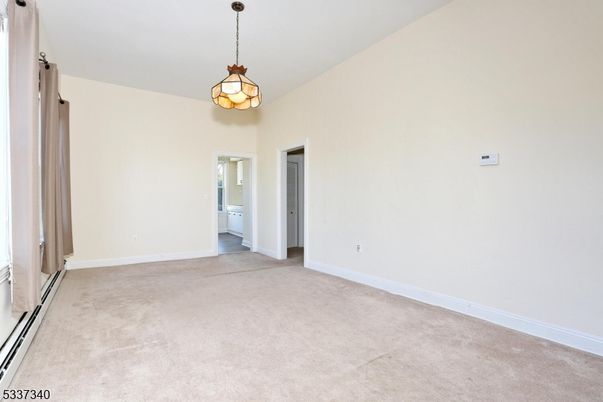 Empty room, Interior, Pendant Lights