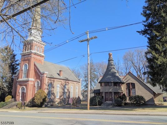 Exterior, Facade, Brick Facade, Queen Anne Victorian