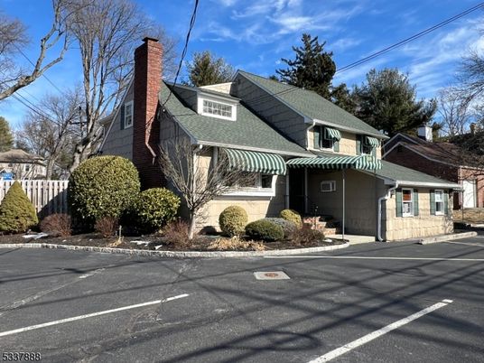 Exterior, Facade, Cape Cod